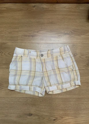 White Stradivarius Shorts, brand: Stradivarius, condizioni: Ottime, taglia: S / IT 40 / EU 36, €5.00, €5.95 include la Protezione acquisti