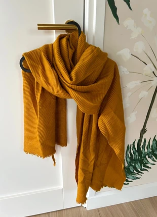 Okergele sjaal, merk: onbekend, staat: Heel goed, € 4,75, € 5,69 inclusief Kopersbescherming