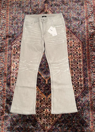 Jeans Flare custom, marque: Vintage Dressing, état: Neuf avec étiquette, taille: M / 38 / 10, 20,00 €, 21,70 € Protection acheteurs incluse