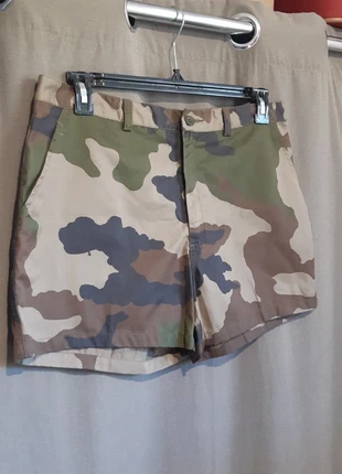 Shorts camouflage militaire – Taille L – Très bon état, marque: Armée de Terre, état: Très bon état, taille: L, 15,00 €, 16,45 € Protection acheteurs incluse