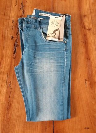 Jean troué IKKS, merk: IKKS, staat: Heel goed, maat: W28 | FR 38, € 7,00, € 8,05 inclusief Kopersbescherming