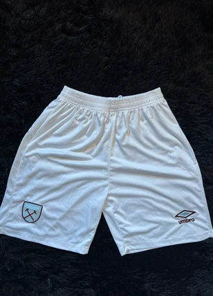 Pantaloncini calcio West Ham, brand: Umbro, condizioni: Nuovo senza cartellino, taglia: M, €14.00, €15.40 include la Protezione acquisti