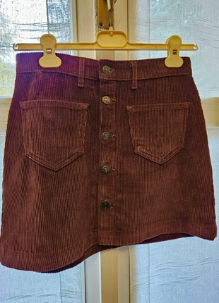 Mini Gonna in Velluto a Coste Marrone, marke: ONLY, zustand: Sehr gut, größe: S / 36 / 8, 10,00 €, 11,20 € inklusive Vinted-Käuferschutz