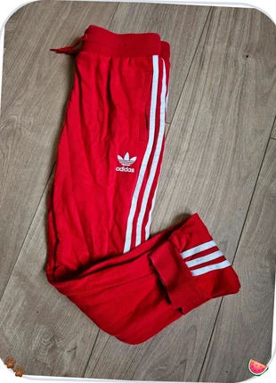 Jogging adidas en coton taille 14ans, marque: adidas, état: Très bon état, taille: 14 ans / 164 cm, 17,90 €, 19,50 € Protection acheteurs (Pro) incluse