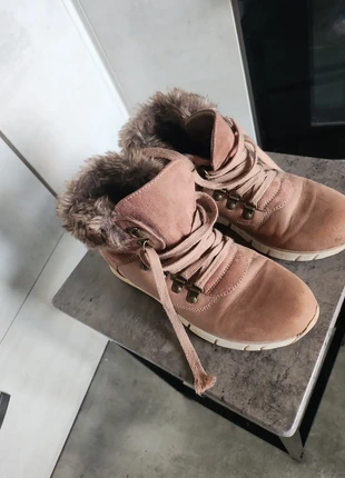 Chaussures montantes hiver fourrurremarron, merk: Inconnu, staat: Heel goed, maat: 38, € 6,00, € 7,00 inclusief Kopersbescherming