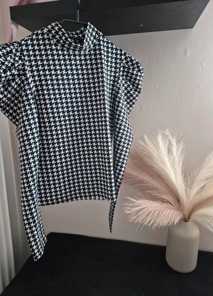 Haut femme shein, merk: Shein, staat: Heel goed, maat: XS / 34 / 6, € 3,00, € 3,85 inclusief Kopersbescherming