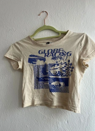 cropped Thsirt mit Print, marke: H&M, zustand: Sehr gut, größe: XS, 5,00 €, 5,95 € inklusive Vinted-Käuferschutz