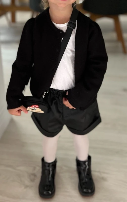 Short en similicuir noir avec fronssage - Taille 3/4 Ans - photo numéro 2