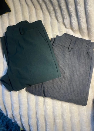 Lot de 2 pantalons gris et vert sapin - Taille S-M- Berschka- FAM, marque: Bershka, état: Très bon état, taille: S / 36 / 8, 4,50 €, 5,43 € Protection acheteurs incluse