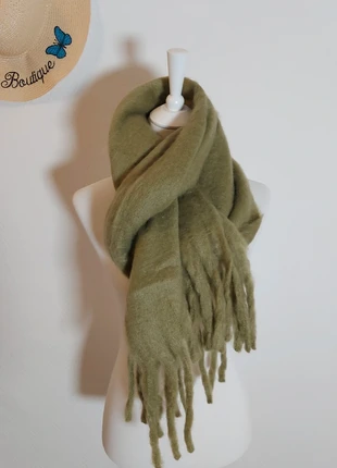 Écharpe hiver chaude et douce vert kaki, brand: Boutique Parisienne, condizioni: Ottime, €19.00, €20.65 include la Protezione acquisti Pro