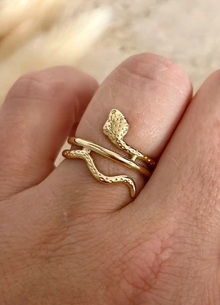 Bague ajustable dorée multirangs forme serpent, marke: Boutique Parisienne, zustand: Sehr gut, größe: Größenverstellbar, 18,00 €, 19,60 € beinhaltet Vinted-Käuferschutz Pro