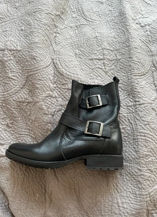 Bottines noires sangles argentées, brand: Vintage Dressing, condizioni: Ottime, taglia: 37, €5.00, €5.95 include la Protezione acquisti