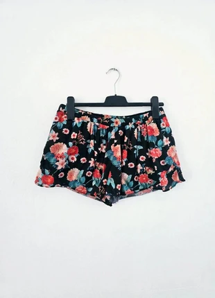 Magnifique short fleuri, brand: Zara, condizioni: Ottime, taglia: M / IT 42 / EU 38, €8.00, €9.10 include la Protezione acquisti Pro
