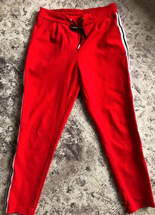 By Clara broek maat s/M rood, merk: By Clara, staat: Goed, maat: M / 38 / 10, € 3,75, € 4,64 inclusief Kopersbescherming