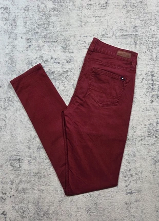 👖 Jean Slim Femme Tommy Hilfiger W26 L32 (FR 34/36 = S) Bordeaux, marke: Tommy Hilfiger, zustand: Sehr gut, größe: S / 36 / 8, 34,95 €, 37,40 € beinhaltet Vinted-Käuferschutz Pro