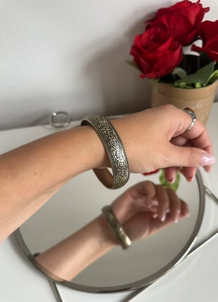 Vintage Metal Bangle – Floral Pattern, brand: Vintage Chic, condition: Very good, £8.00, £9.10 includes Buyer Protection