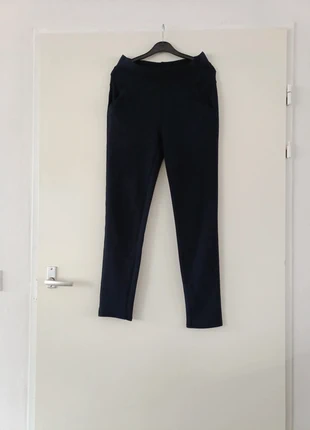 Donkerblauwe Stretch pantalon, merk: DBL, staat: Heel goed, maat: M / 38 / 10, € 7,00, € 8,05 inclusief Kopersbescherming