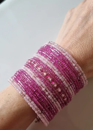 Bracciale etnico vintage elastico con perline rosa., staat: Heel goed, € 6,90, € 7,95 inclusief Kopersbescherming