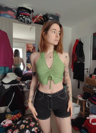 Short taille haute noir et blanc hm, marque: H&M, état: Bon état, taille: M / 38 / 10, 2,00 €, 2,80 € Protection acheteurs incluse