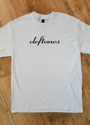 T-shirt bianca Deftones - Logo - taglia L, état: Neuf sans étiquette, taille: L, 14,00 €, 15,40 € Protection acheteurs incluse