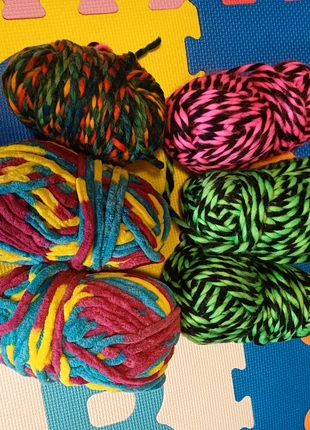 N.6 gomitoli di fettuccia ciniglia, brand: LAINE, condizioni: Nuovo senza cartellino, €3.00, €3.85 include la Protezione acquisti