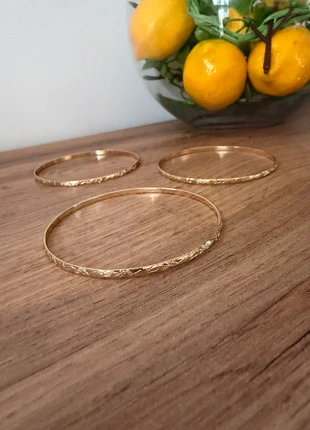 Lot de 3 bracelets en or, marque: Femme Luxe, état: Très bon état, 7,99 €, 9,09 € Protection acheteurs incluse