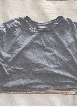Crop top Lefties gris, merk: Lefties, staat: Heel goed, maat: S / 36 / 8, € 3,00, € 3,85 inclusief Kopersbescherming
