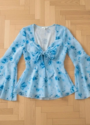 T-shirt femme transparent – Manches cloche, nœud floral chic dentelle – Taille M, marke: Silhouette, zustand: Sehr gut, größe: M / 38 / 10, 40,00 €, 42,70 € inklusive Vinted-Käuferschutz