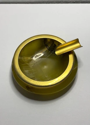 Cendrier rond en onyx vintage avec rebord en laiton, merk: ONYX, staat: Heel goed, € 30,00, € 32,20 inclusief Kopersbescherming