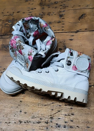 Palladium baggy florales, merk: Palladium, staat: Heel goed, maat: 36, € 23,00, € 24,85 inclusief Kopersbescherming