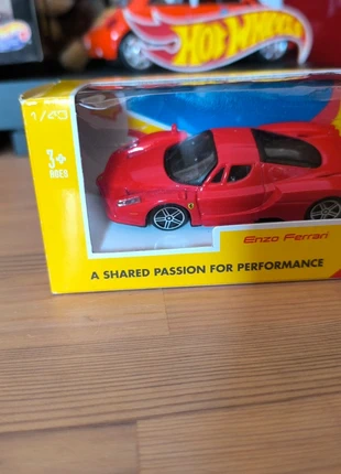 Enzo ferrari, merk: Shell, staat: Goed, maat: Universeel, € 5,50, € 6,48 inclusief Kopersbescherming Pro