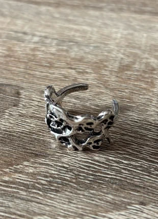 Bague design en acier inoxydable, marke: y2k, zustand: Neu, größe: Größenverstellbar, 9,90 €, 11,10 € beinhaltet Vinted-Käuferschutz Pro