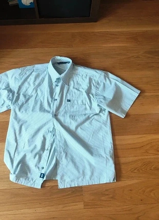 Camisa curta com linhas, marca: QUICK SILVER, estado: Muito bom, tamanho: M, €6.00, €7.00 inclui Proteção do Comprador