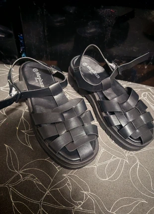 Sandales brides tressées gladiateur alternative, marque: Stephan Paris, état: Neuf sans étiquette, taille: 38, 15,00 €, 16,45 € Protection acheteurs incluse