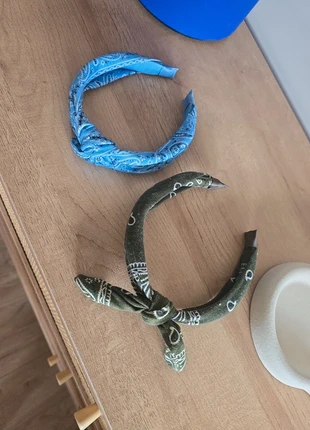 2 haarbanden groen en lichblauw, marque: Primark, état: Très bon état, 2,00 €, 2,80 € Protection acheteurs incluse