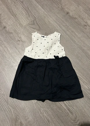 Robe blanche et noir, marque: Kiabi, état: Très bon état, taille: 9-12 mois / 74 cm, 1,00 €, 1,75 € Protection acheteurs incluse