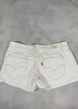Short/ shorty en jeans Levi's blanc y2k vintage M Femme, marque: Levi's, état: Bon état, taille: M / 38 / 10, 8,00 €, 9,10 € Protection acheteurs (Pro) incluse