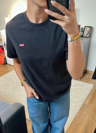 T-shirt Levi’s logo brodé noir - XS, brand: Levi's, condition: Good, size: XS / 34 / 6, €3.50, €4.38 includes Buyer Protection