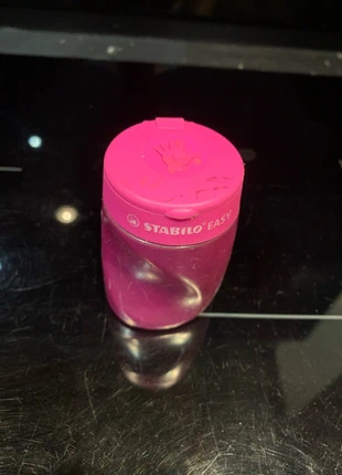 Taille crayon de gaucher avec réservoir, marke: STABILO, zustand: Gut, 1,00 €, 1,75 € inklusive Vinted-Käuferschutz