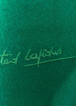 Echarpe vert Ted Lapidus Courtelle, marque: Ted Lapidus, état: Très bon état, 6,00 €, 7,00 € Protection acheteurs incluse