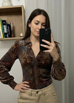 Chemise velours rétro à imprimé coloré - Style vintage chic, merk: Magnifique, staat: Heel goed, maat: S / 36 / 8, € 42,36, € 45,18 inclusief Kopersbescherming Pro