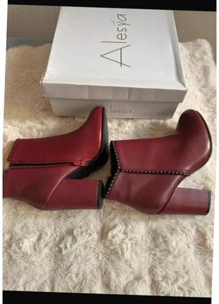 Bottines Bordeaux Alesya – Taille 38 – Neuves, brand: Alesya, condizioni: Nuovo senza cartellino, taglia: 38, €18.00, €19.60 include la Protezione acquisti Pro