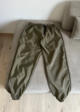 Pantalon sport training track pant Green olive kaki boohoo, marca: Boohoo, estado: Muito bom, tamanho: L / 40 / 12, €5.50, €6.48 inclui Proteção do Comprador