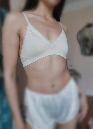 Brassière douce côtelée Oysho – Taille S – Neuve, marque: Oysho, état: Neuf avec étiquette, taille: S, 10,00 €, 11,20 € Protection acheteurs incluse