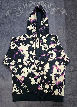 Pull à capuche Adidas à fleurs, merk: adidas, staat: Heel goed, maat: S / 36 / 8, € 12,00, € 13,30 inclusief Kopersbescherming