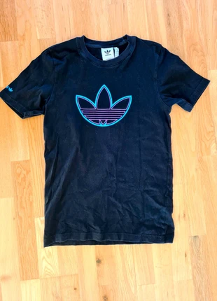 Adidas Tshirt, marque: adidas, état: Très bon état, taille: XS, 5,00 €, 5,95 € Protection acheteurs incluse