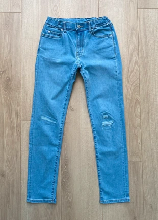Jean Uniqlo, merk: Uniqlo, staat: Heel goed, maat: 12 jaar / 152 cm, € 8,00, € 9,10 inclusief Kopersbescherming