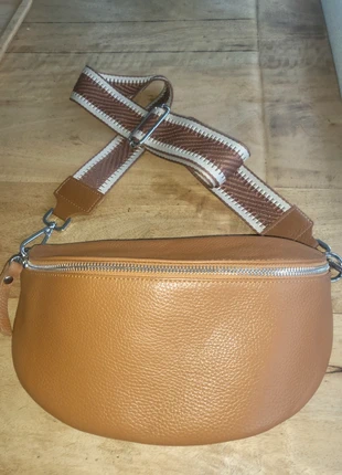 Sac banane en cuir, brand: The Genuine Leather, condizioni: Ottime, €15.00, €16.45 include la Protezione acquisti