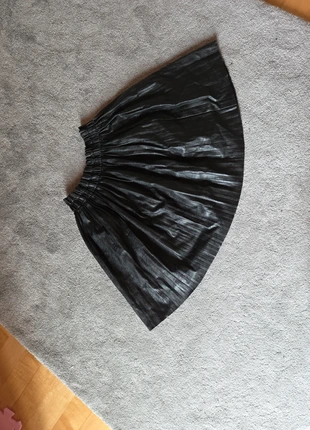 Rock Lederimitat innen mit Stoff, marke: Cache Cache, zustand: Sehr gut, größe: XS / 34 / 6, 5,00 €, 5,45 € inklusive Vinted-Käuferschutz