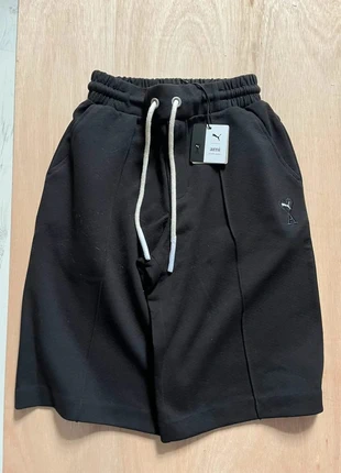 Short Puma x Ami Noir XS, marca: Puma x AMI, estado: Novo com etiquetas, tamanho: XS, €36.00, €38.50 inclui Proteção do Comprador Pro
